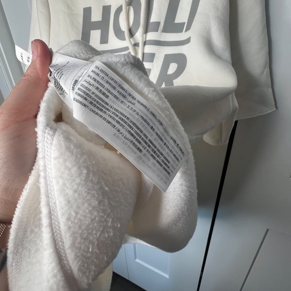 Hollister Cut Off Short Sleeve Graphic Hoodie Men's Size XL - Picture 4 of 5